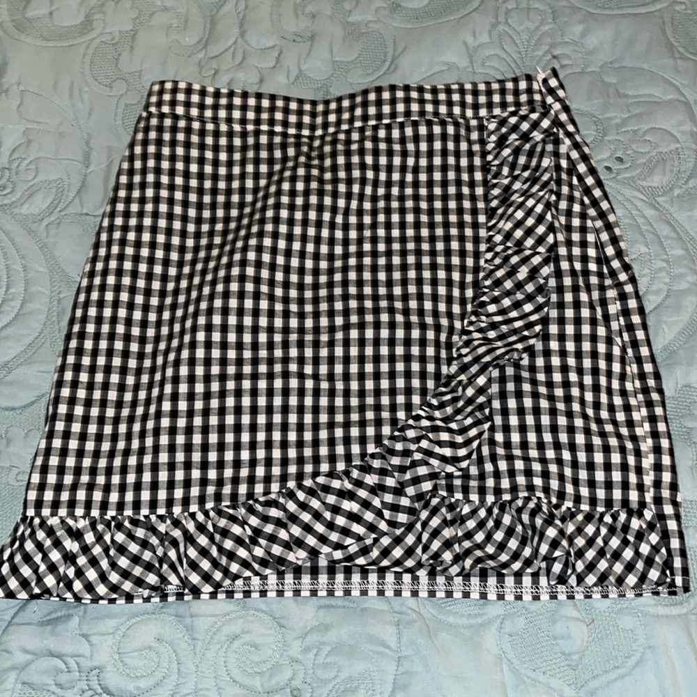 Black & White Checkered Skirt Size Medium